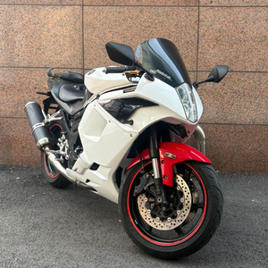 KR모터스 코멧650 14년식 1만키로 잛은키로수 싼마이 미들급ㄱㄱ 이미지