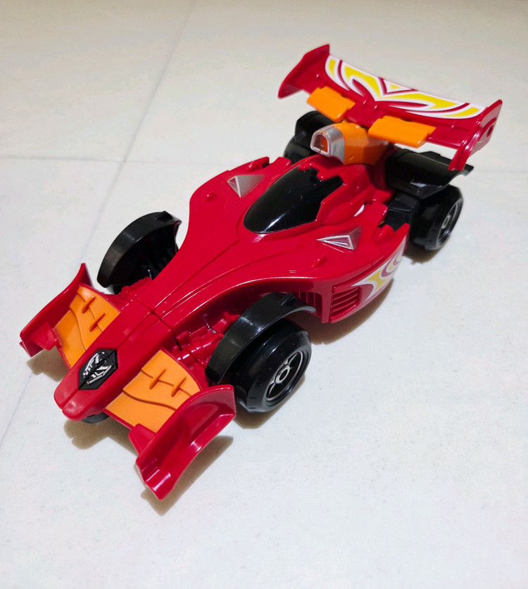 헬로카봇 스왓X&에이스레스큐&오토소닉&비트런&버디가드&라이캅스&메디언트 7종 일괄 판매합니다. 이미지