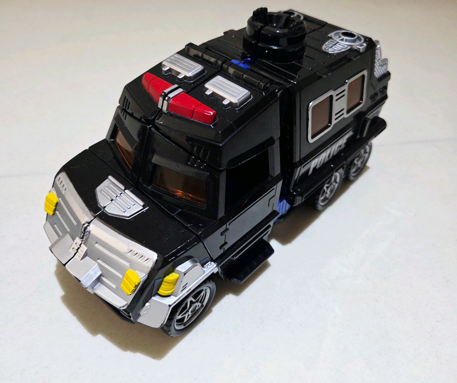 헬로카봇 스왓X&에이스레스큐&오토소닉&비트런&버디가드&라이캅스&메디언트 7종 일괄 판매합니다. 이미지