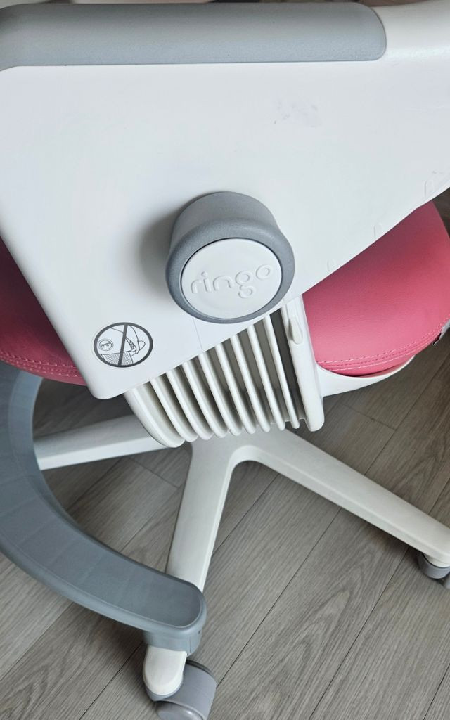 시디즈링고 핑크 의자 이미지