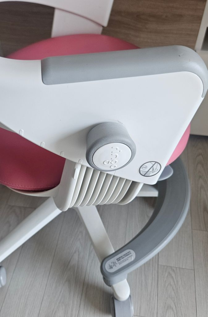 시디즈링고 핑크 의자 이미지