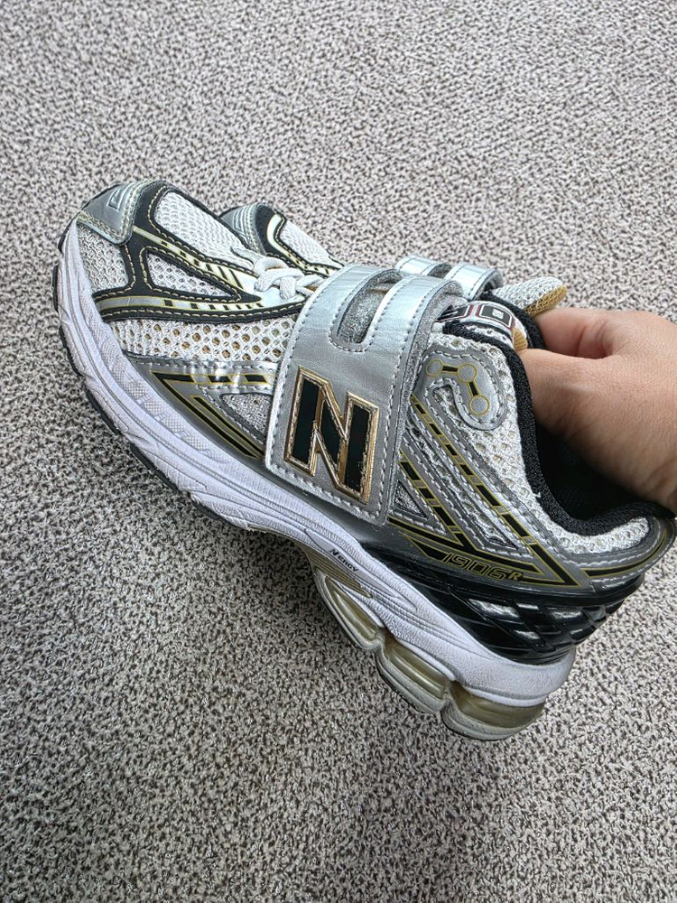 뉴발란스1906운동화 이미지