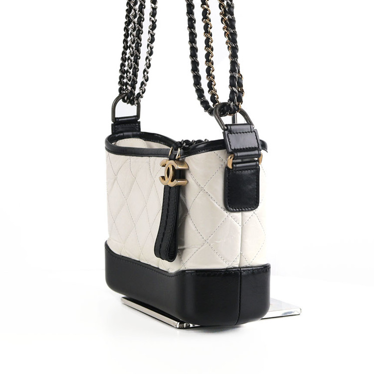 [중고명품다올] 샤넬 가브리엘 호보백 스몰 화이트 블랙 숄더백 25번대 A91810 이미지