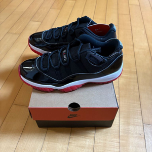 조던11로우 브레드 285 새제품 이미지