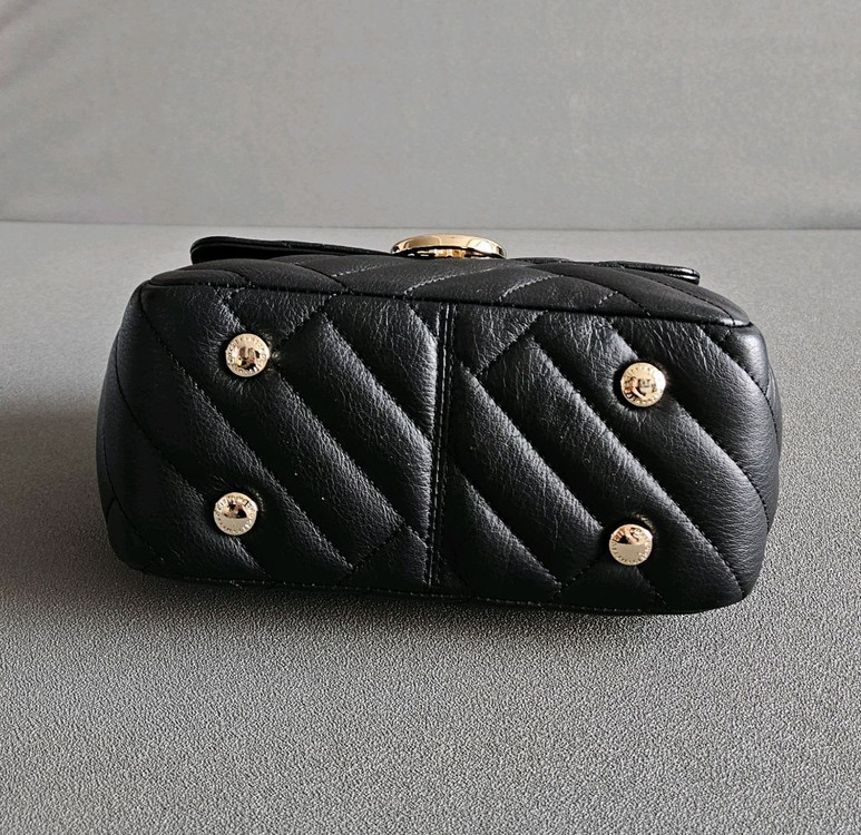 메트로시티 체인크로스백 퀼팅 엠보 숄더백 이미지