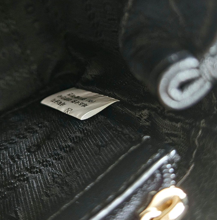 메트로시티 체인크로스백 퀼팅 엠보 숄더백 이미지