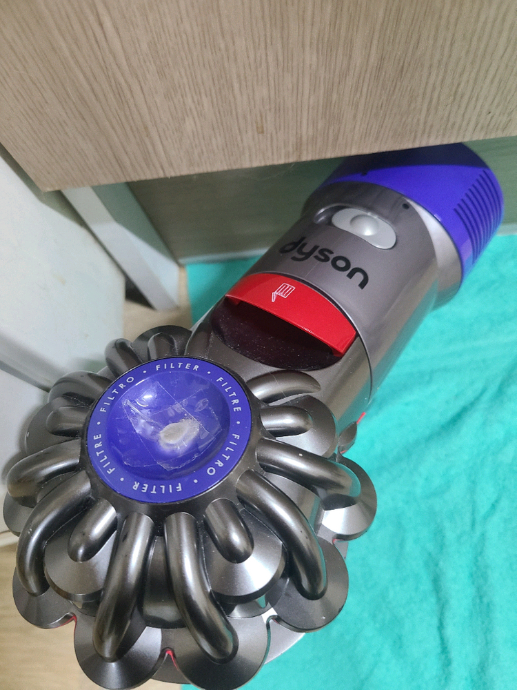 다이슨 V8 무선청소기 본체만 이미지