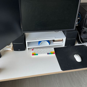 데스커 1800x700 컴퓨터책상 화이트 이미지