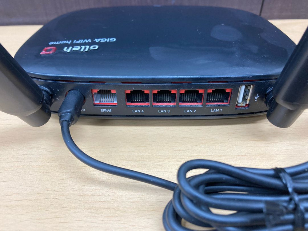 KT GiGA WiFi home KM06-704H 유무선 공유기 이미지
