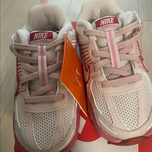 (새상품) 나이키 보메로 키즈 핑크 운동화 160 이미지