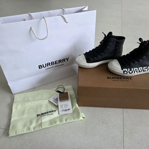 버버리키즈 운동화 29C 이미지