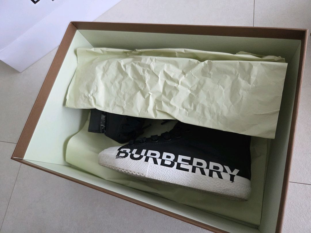 버버리키즈 운동화 29C 이미지