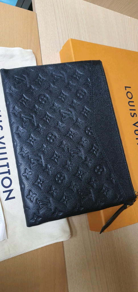 루이비통 앙프렝뜨 클러치백 정품S급(영수증O)구찌프라다디올고야드샤넬셀린느보테가생로랑버버리발렌시아가가방 이미지