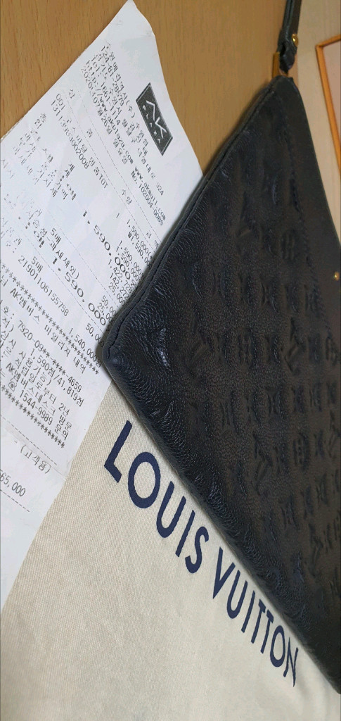 루이비통 앙프렝뜨 클러치백 정품S급(영수증O)구찌프라다디올고야드샤넬셀린느보테가생로랑버버리발렌시아가가방 이미지