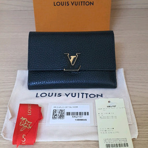 루이비통 카퓌신 반지갑 정품A급(감정O)구찌프라다루이비통디올고야드샤넬셀린느보테가생로랑발렌시아가버버리가방 이미지