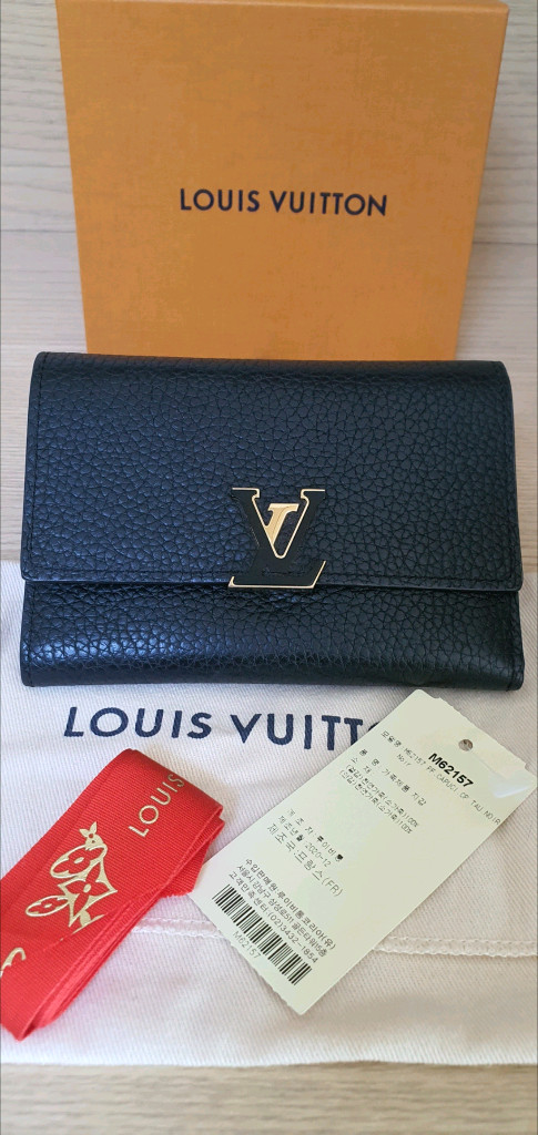 루이비통 카퓌신 반지갑 정품A급(감정O)구찌프라다루이비통디올고야드샤넬셀린느보테가생로랑발렌시아가버버리가방 이미지