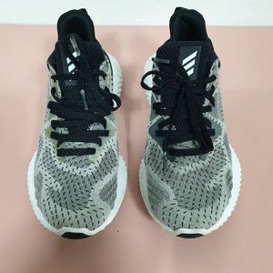 아디다스 회색 알파바운스 비욘드 운동화 235사이즈 이미지