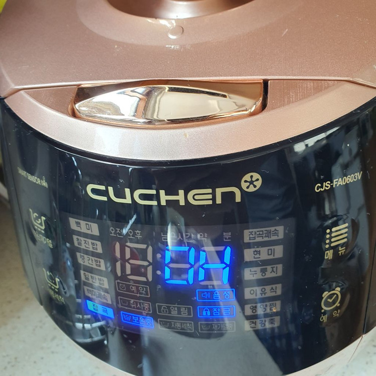 쿠첸 전기 보온 압력 밥솥 CJS-FA0603V 압력밥 이미지