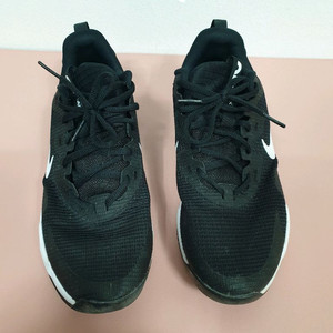 나이키 검정색 에어맥스 알파 트레이너5 운동화 265사이즈 이미지