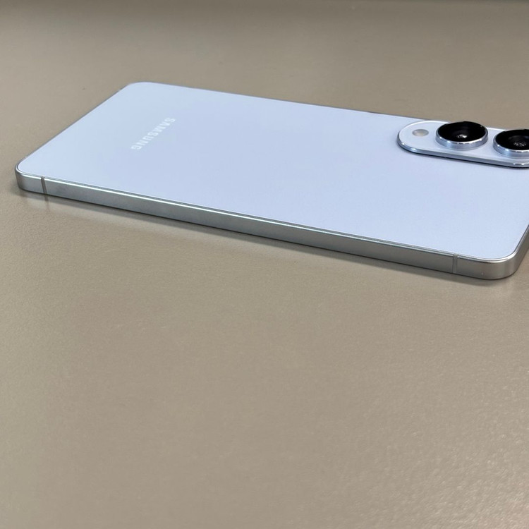 *대용량* 갤럭시S25엣지 아이스블루색상 512용량 새상품급 깨끗한단말기 25년8월개통 78만 판매합니다 이미지