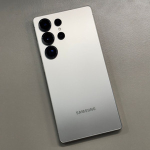 대용량)자급제) 갤럭시S25울트라 내추럴그레이 512용량 상태좋은 특A급 단말기 정상해지폰 95만 판매합니다 이미지