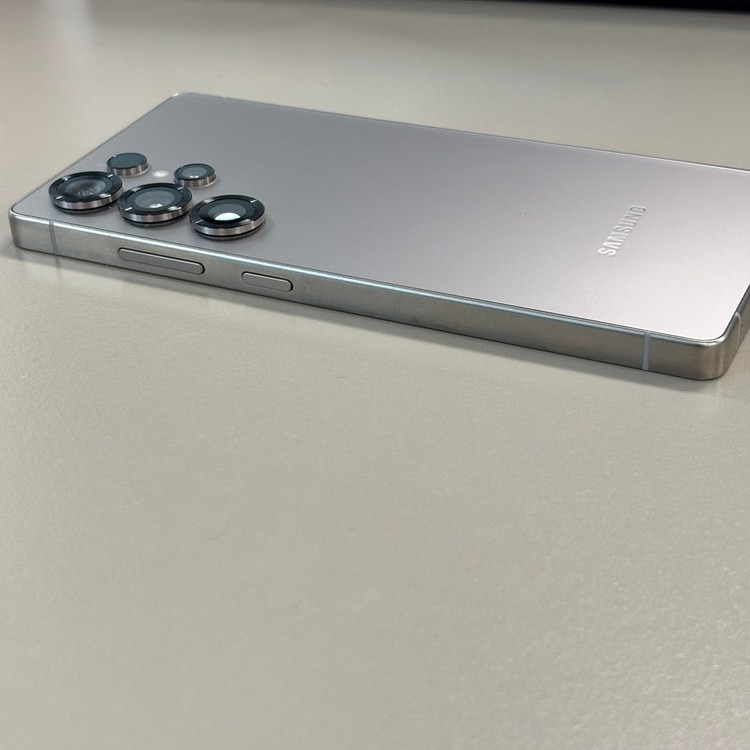 대용량)자급제) 갤럭시S25울트라 내추럴그레이 512용량 상태좋은 특A급 단말기 정상해지폰 95만 판매합니다 이미지