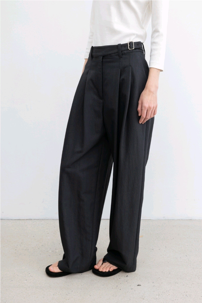 (새상품) RRACE 레이스 Gurkha Tuck Pants_Charcoal 구르카 턱 팬츠 슬랙스 S사이 이미지