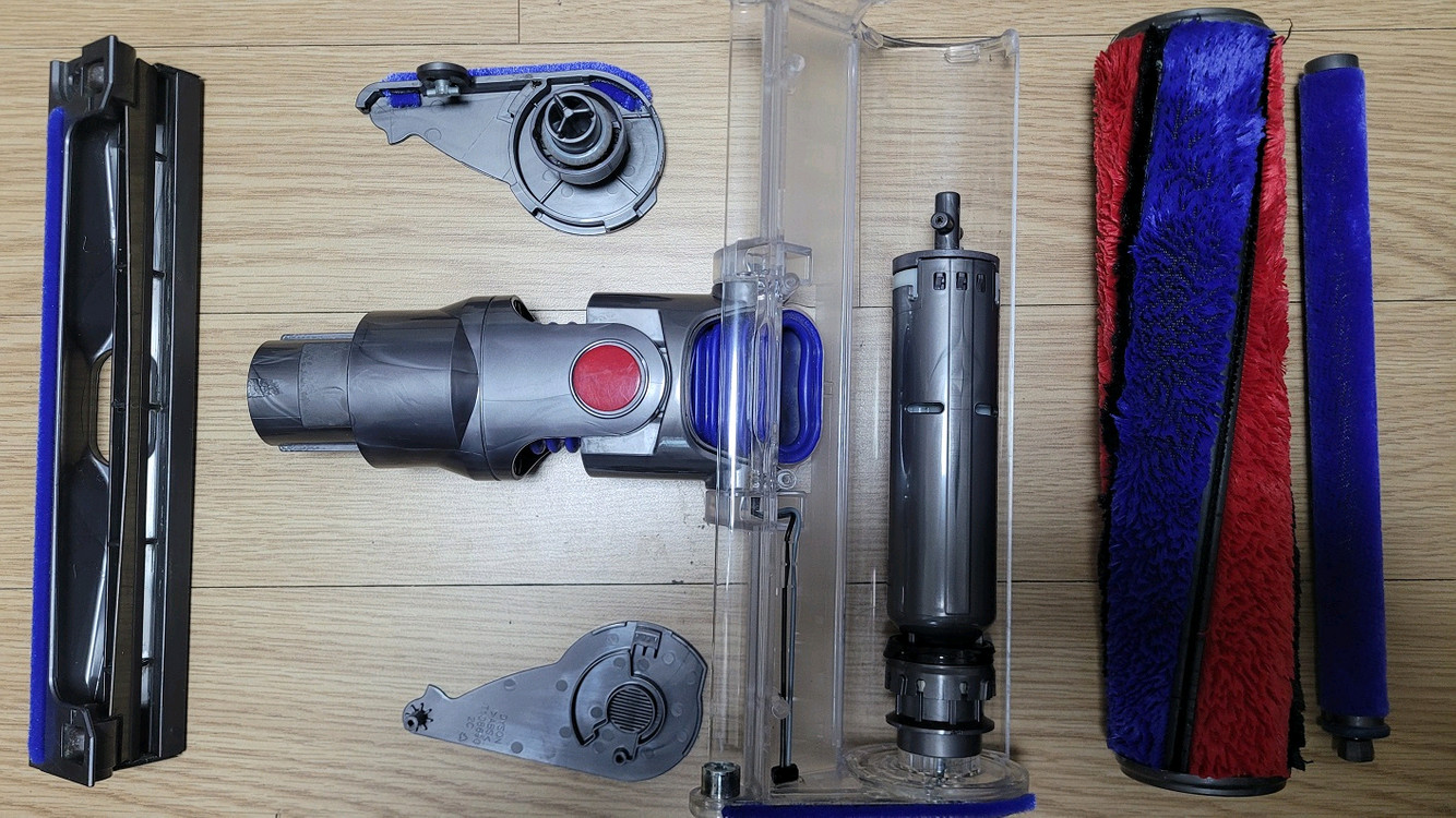 깨끗하게 세척한 다이슨 무선 청소기 V11 풀세트(70분 연속동작) 이미지