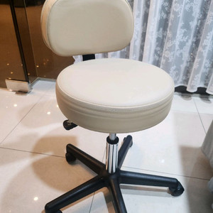 하이 쿠션 시술용 체어 이미지