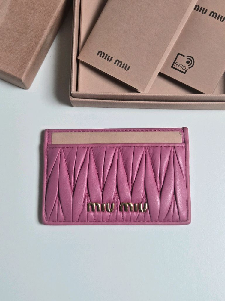 미우미우 마테라쎄 핑크 카드지갑 이미지