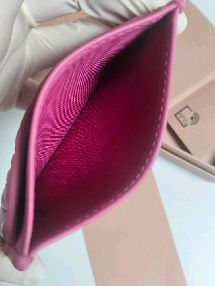 미우미우 마테라쎄 핑크 카드지갑 이미지