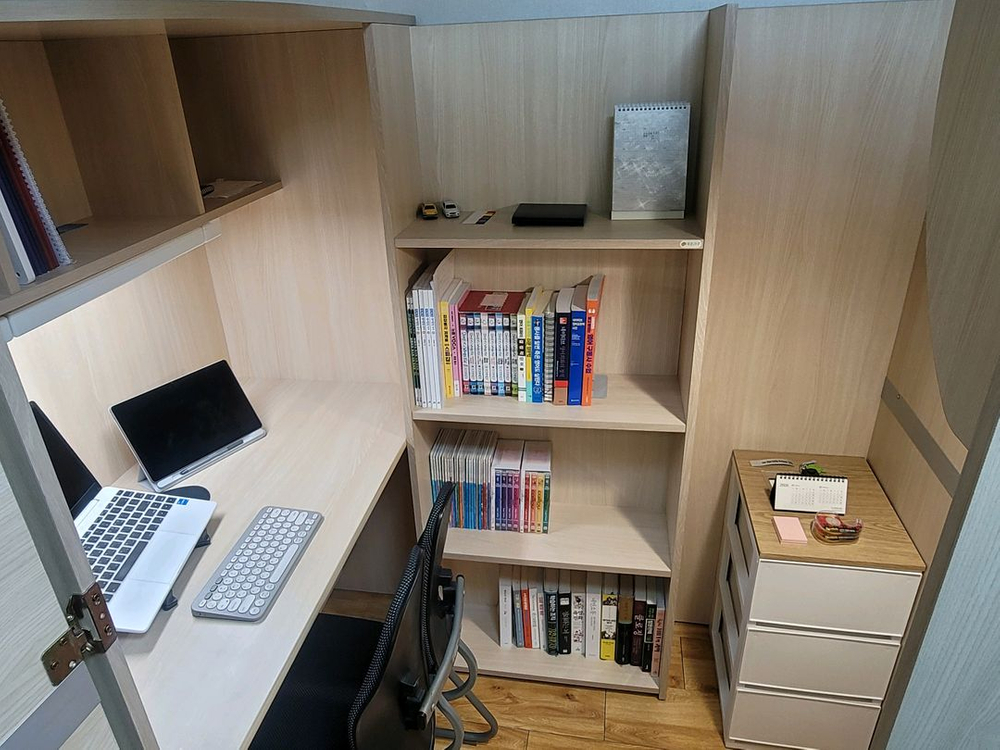 1인 독서실 책상 판매합니다 (히든가구 휴즈 / 집중력 끝판왕) 이미지