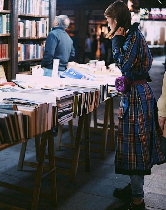 유니클로 x JW 앤더슨 리버시블 체크 트렌치 코트 이미지