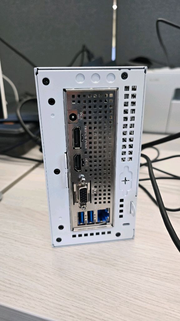 x600 mini pc 8600g 이미지