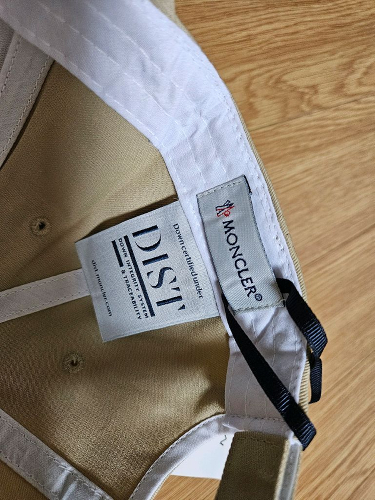 몽클레어 베이지 볼캡 모자 새상품 이미지