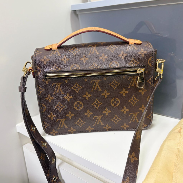 듀티 루이 모노그램 포쉐트메티스 캔버스 크로스백 이미지