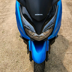 혼다 포르자350 스쿠터 2022년 ABS 오토바이 라이더 이미지