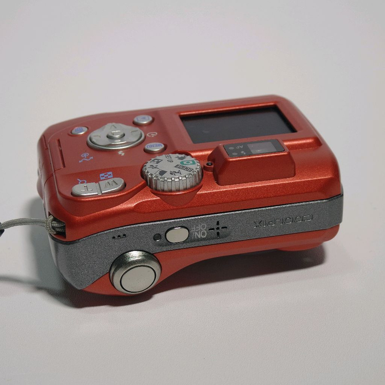 니콘 쿨픽스 3200 레드 디카 이미지