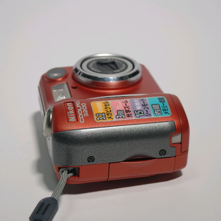니콘 쿨픽스 3200 레드 디카 이미지