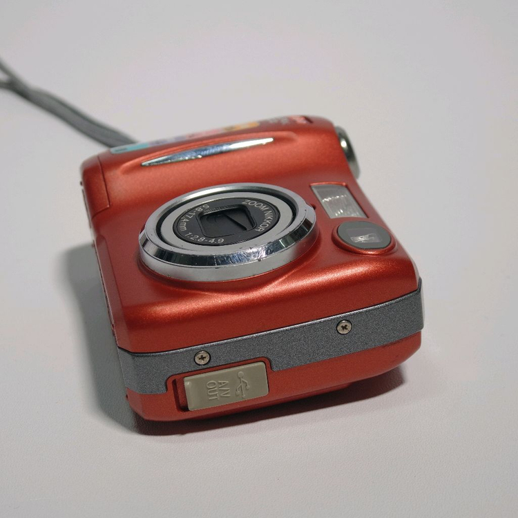 니콘 쿨픽스 3200 레드 디카 이미지