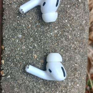 에어팟프로1세대 양쪽유닛 이미지