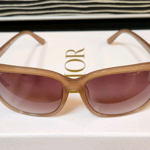 살바토레 페라가모 SF748SK 선글라스 이미지