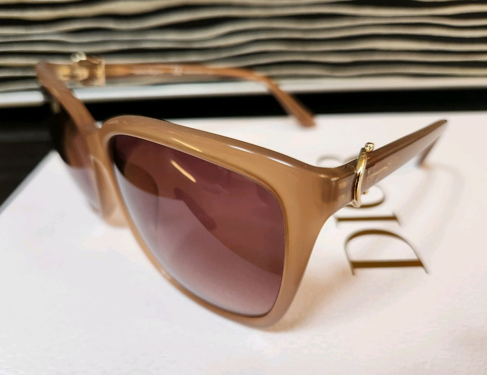 살바토레 페라가모 SF748SK 선글라스 이미지