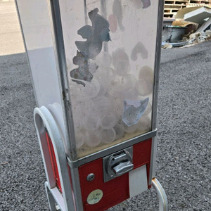 문방구 캡슐 뽑기 기계 이미지