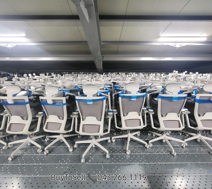 퍼시스 화이트쉘의자 CHA4300WAH 대량판매 이미지