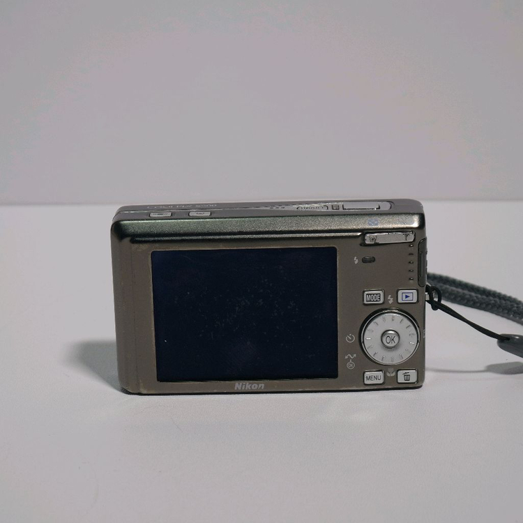 니콘 쿨픽스 S500 카메라 이미지
