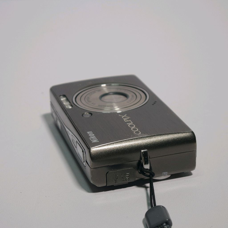 니콘 쿨픽스 S500 카메라 이미지