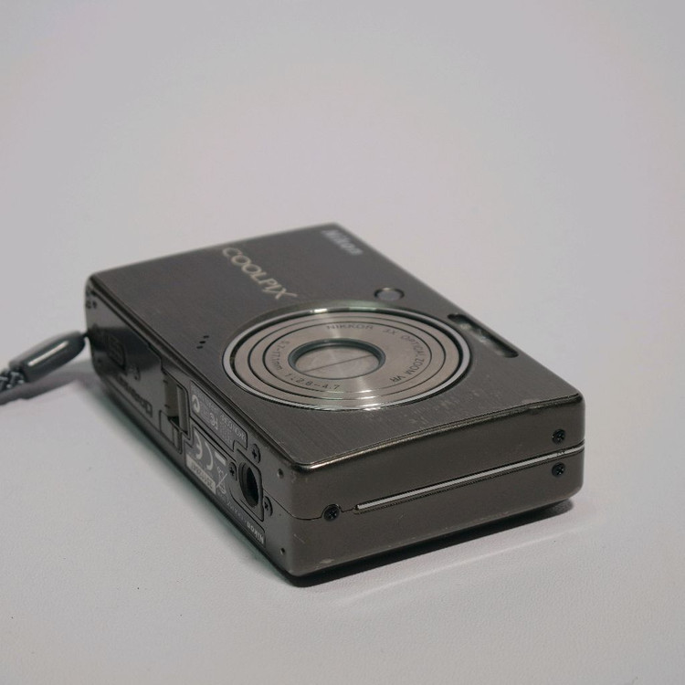 니콘 쿨픽스 S500 카메라 이미지