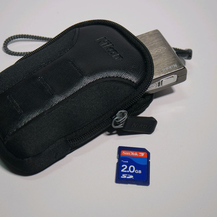 니콘 쿨픽스 S500 카메라 이미지