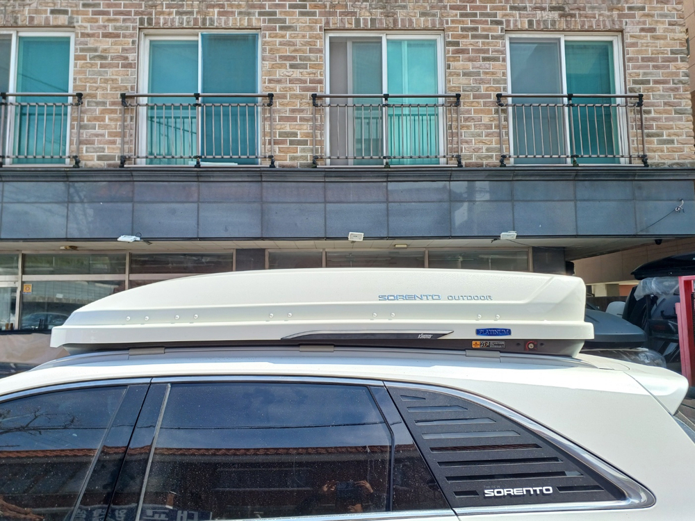 올뉴쏘렌토 코토일체형루프박스 화이트 변색 파썬x 65만원 이미지